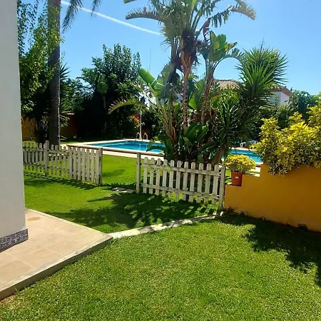 펜션 La Huerta Con Piscina Y Wifi *