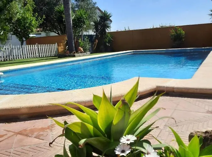 La Huerta Con Piscina Y Wifi 펜션 콘일데라프론테라