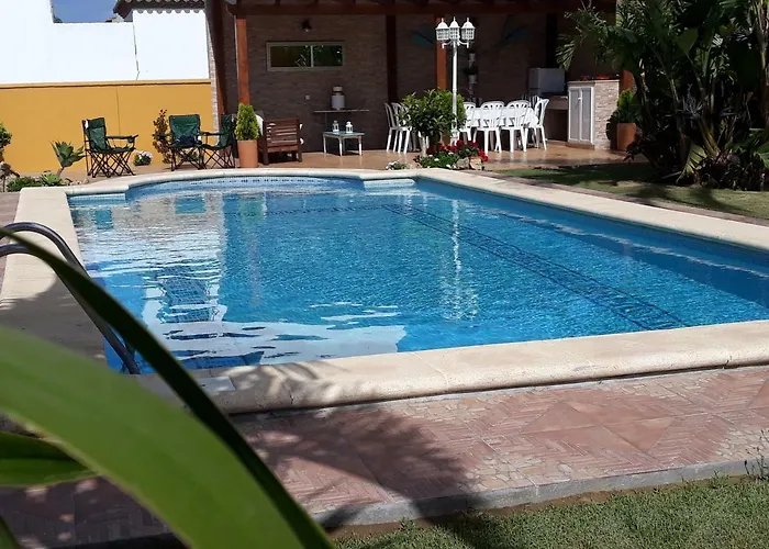 펜션 La Huerta Con Piscina Y Wifi