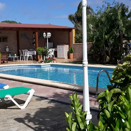 Будинок відпочинку La Huerta Con Piscina Y Wifi *